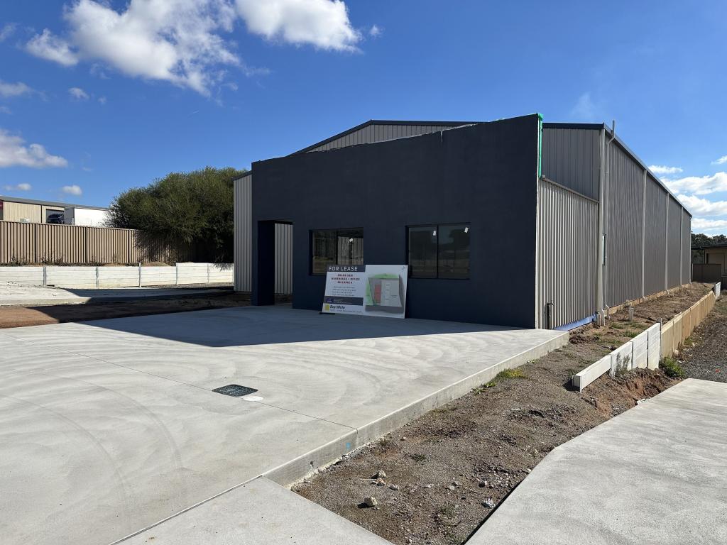 BUILDING A/10 OLD TEMORA RD, YOUNG, NSW 2594