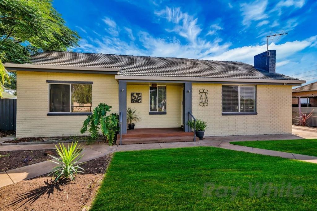 17 Nyora Cres, Taperoo, SA 5017