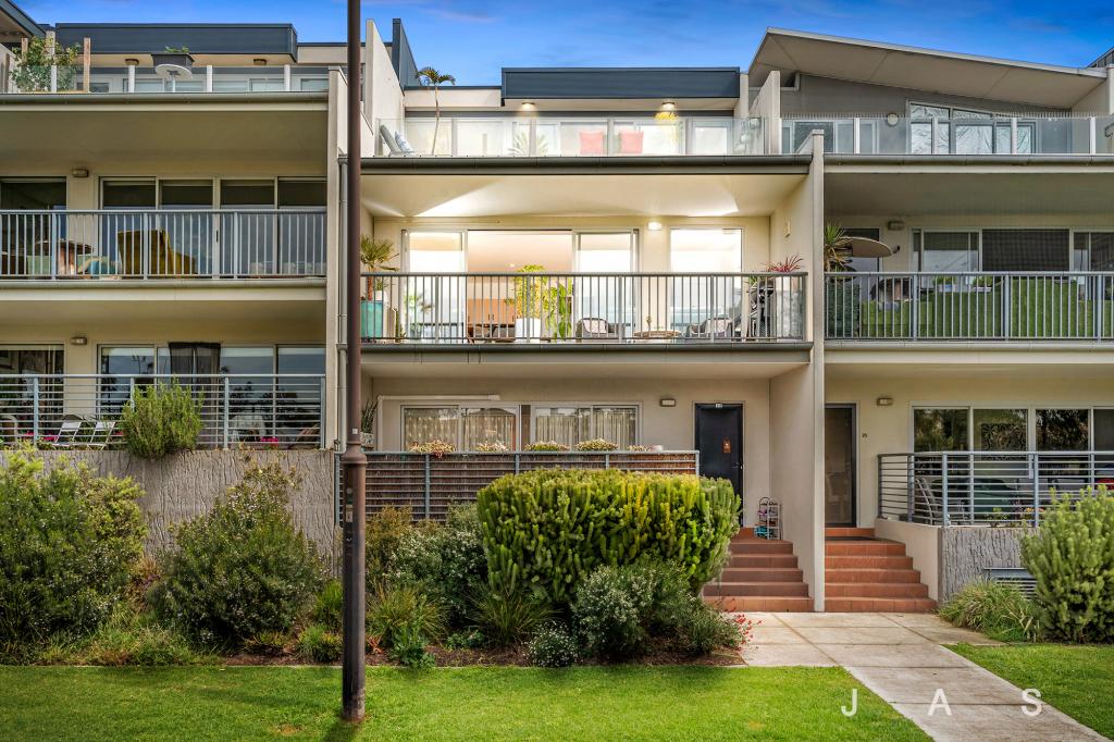 22/1 Saltriver Pl, Footscray, VIC 3011