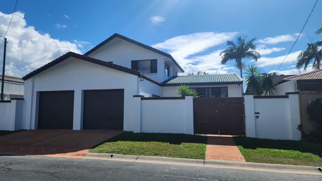 3 Monterey Ct, Broadbeach Waters, QLD 4218