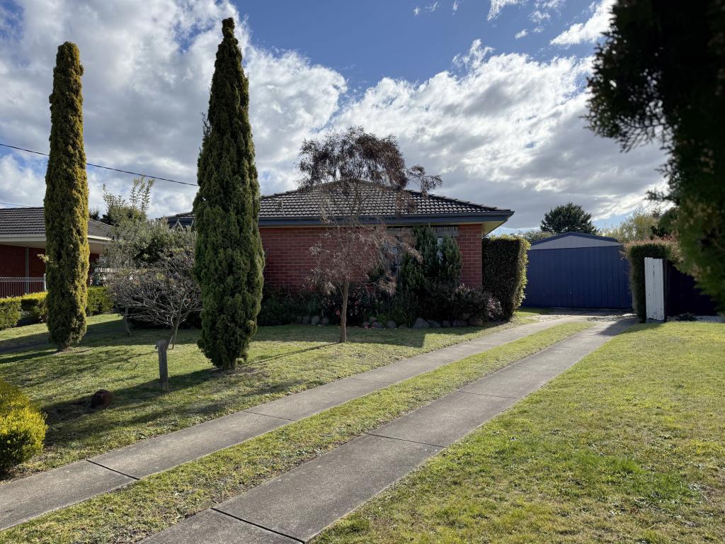 7 BELL CT, EAST BAIRNSDALE, VIC 3875