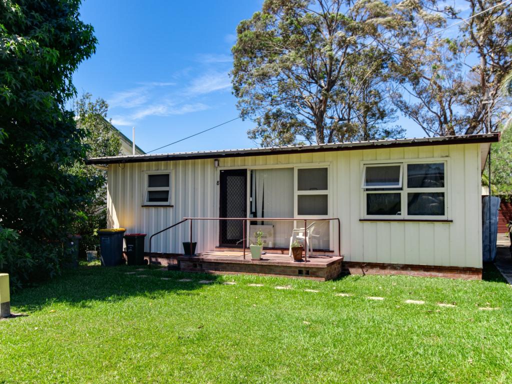 8 Banksia St, Sussex Inlet, NSW 2540