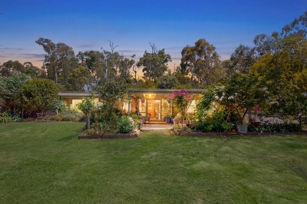 32 L L Rd, Officer, VIC 3809