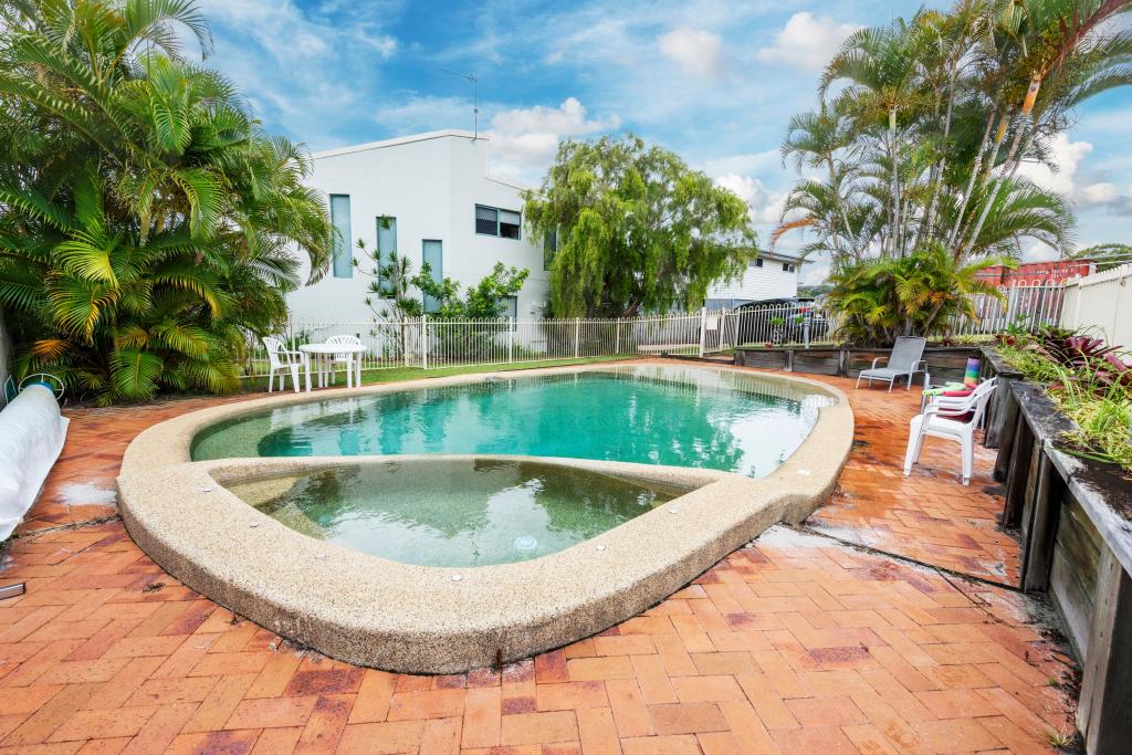 2/13 CARLO RD, RAINBOW BEACH, QLD 4581