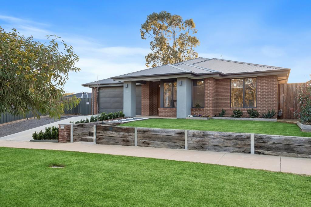 13 Charters Way, Huntly, VIC 3551