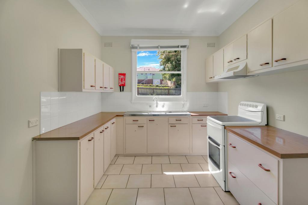 9 London Dr, West Wollongong, NSW 2500