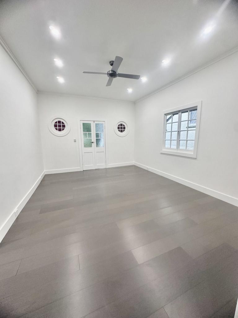 97 Old Cleveland Rd, Greenslopes, QLD 4120