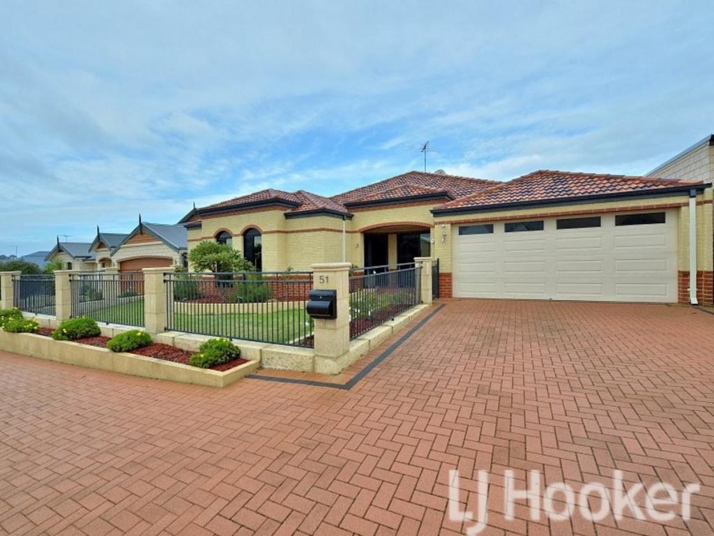 51 Quandong Pkwy, Halls Head, WA 6210