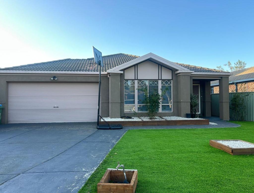 43 Masterton Pl, Cranbourne East, VIC 3977