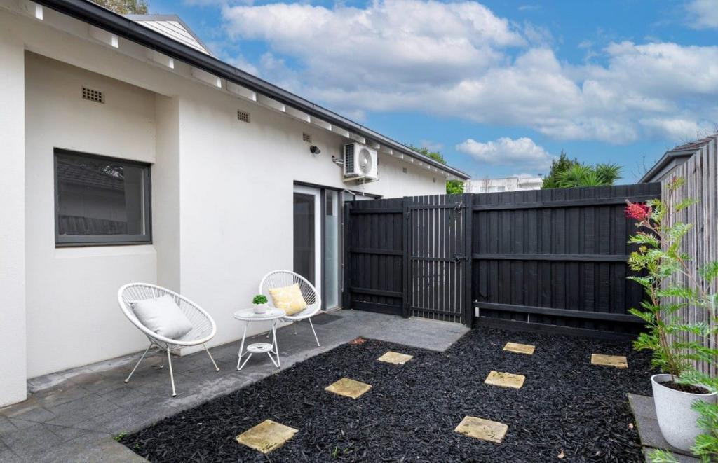 2/817 Toorak Rd, Hawthorn East, VIC 3123