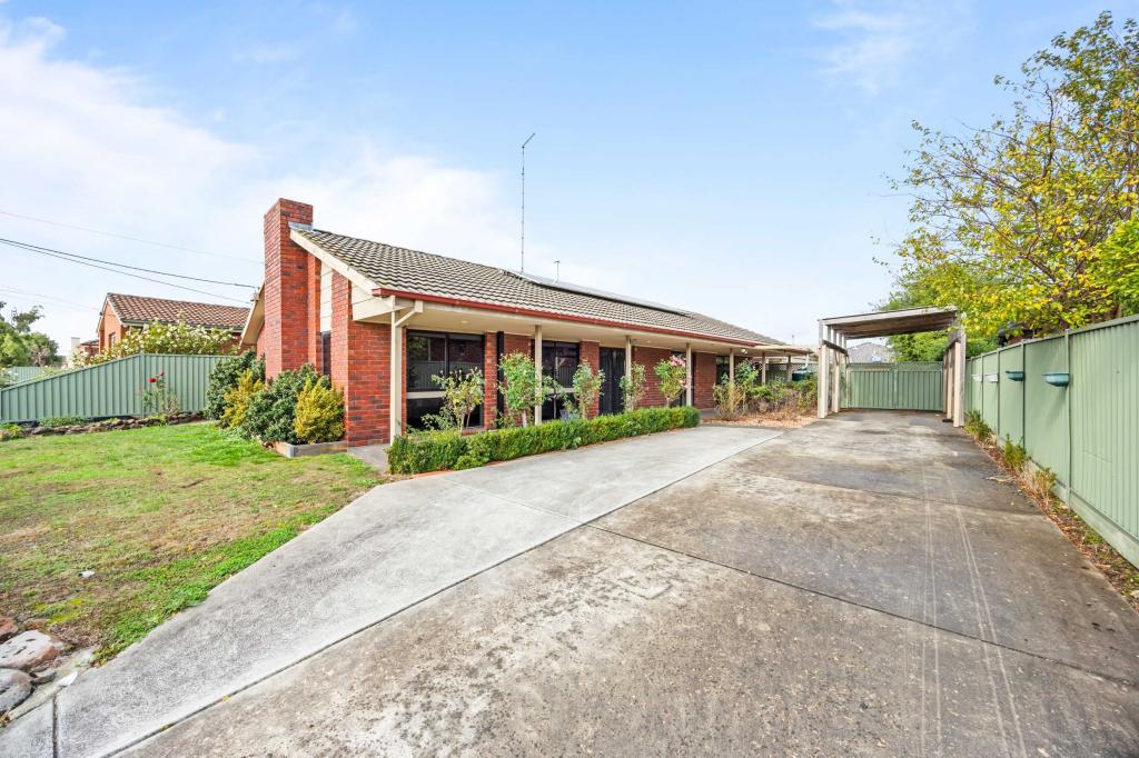 9 Marie Cres, Wendouree, VIC 3355
