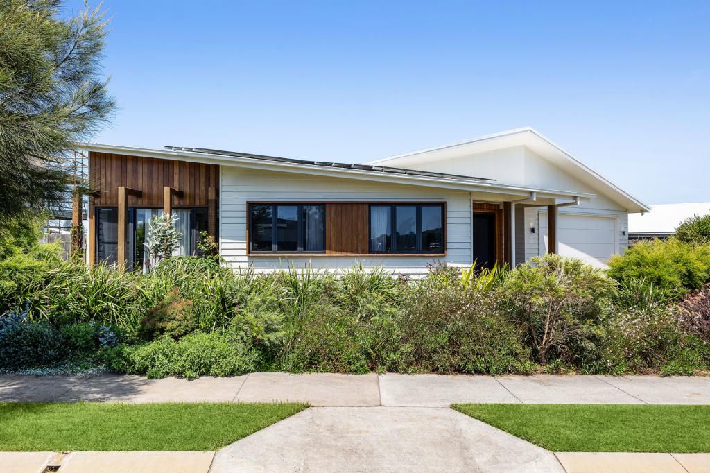 28 SEASIDE AVE, SKENNARS HEAD, NSW 2478