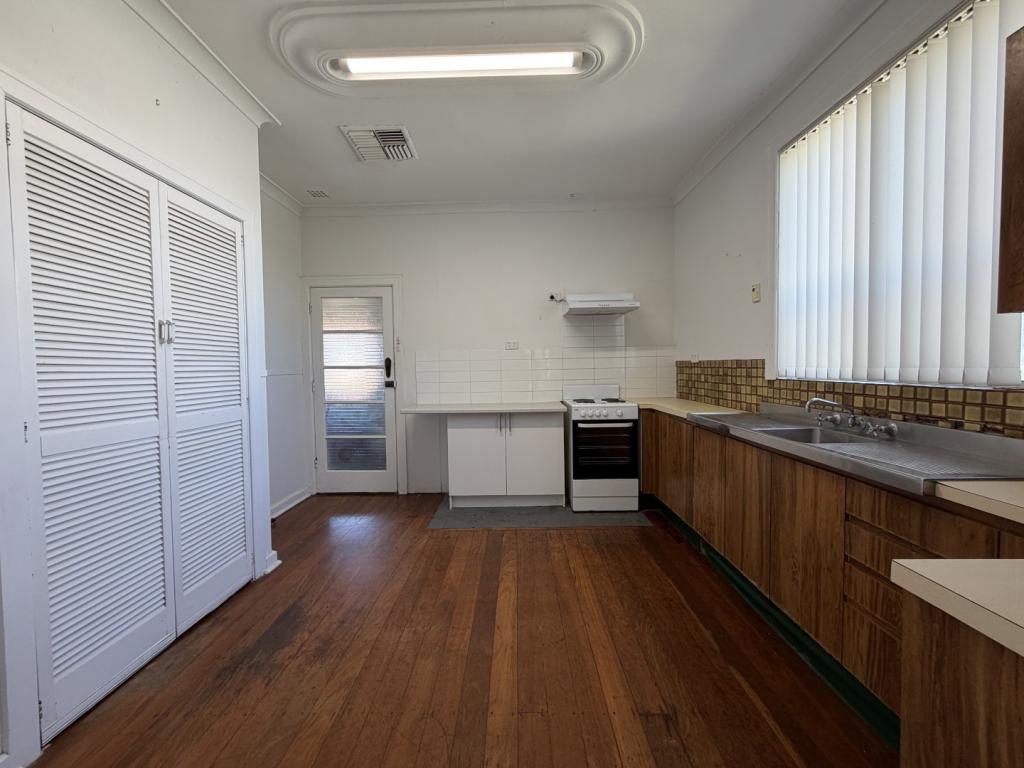 8 Drummond St, Redcliffe, WA 6104