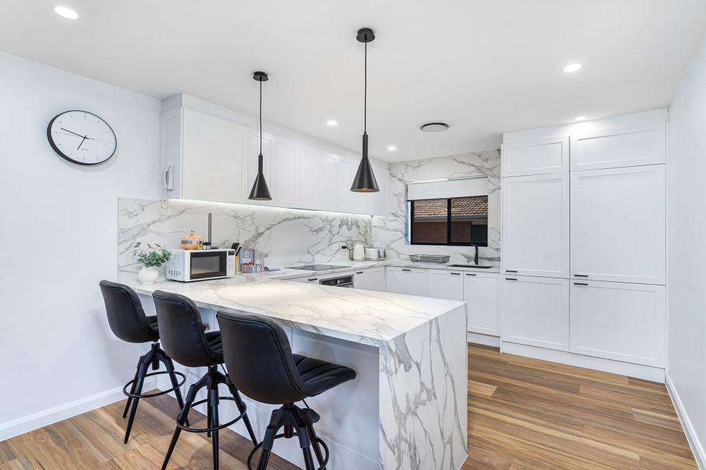 10/27 Armrick Ave, Broadbeach, QLD 4218