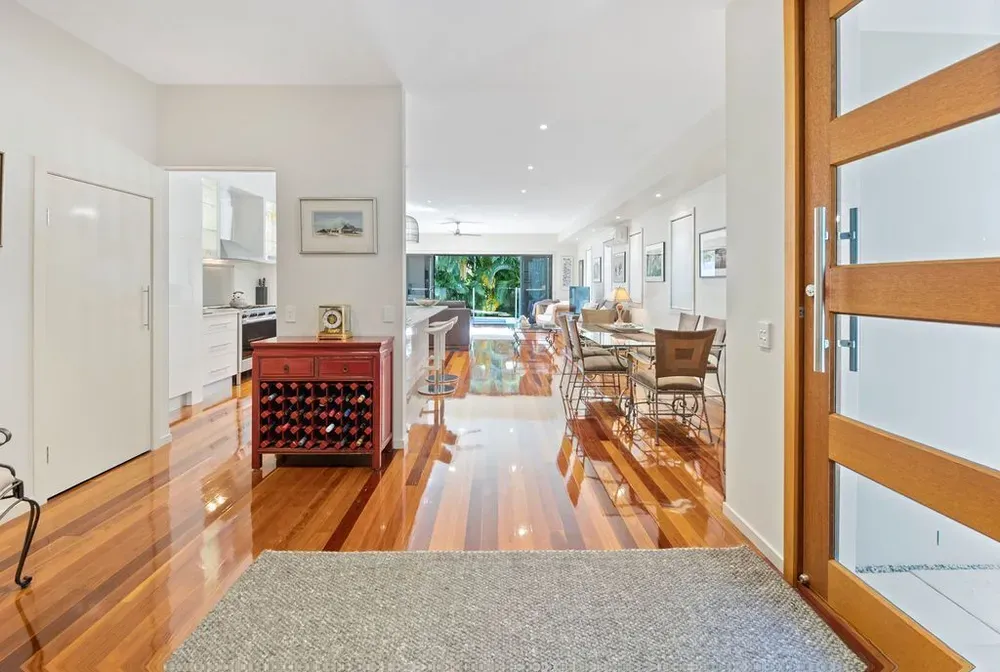 2/5 Heeb St, Bundall, QLD 4217