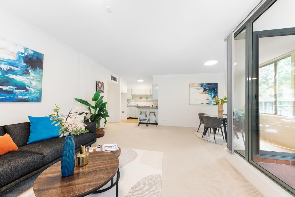 M02/39 Mclaren St, North Sydney, NSW 2060