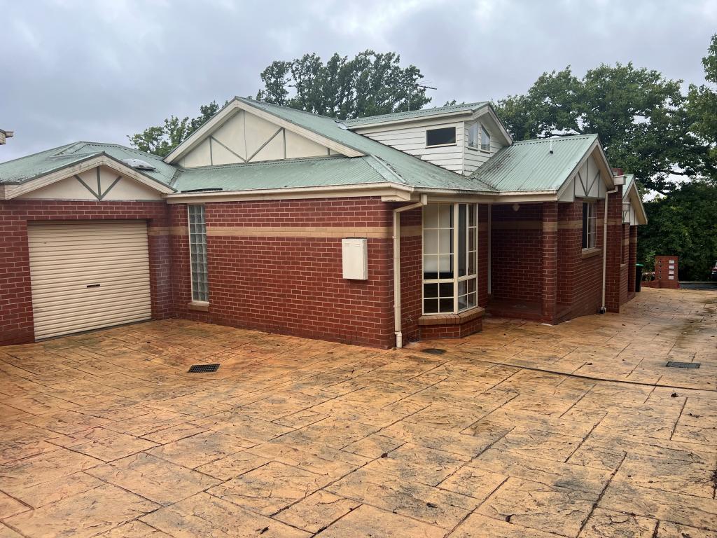 2/30 Prince St, Gisborne, VIC 3437