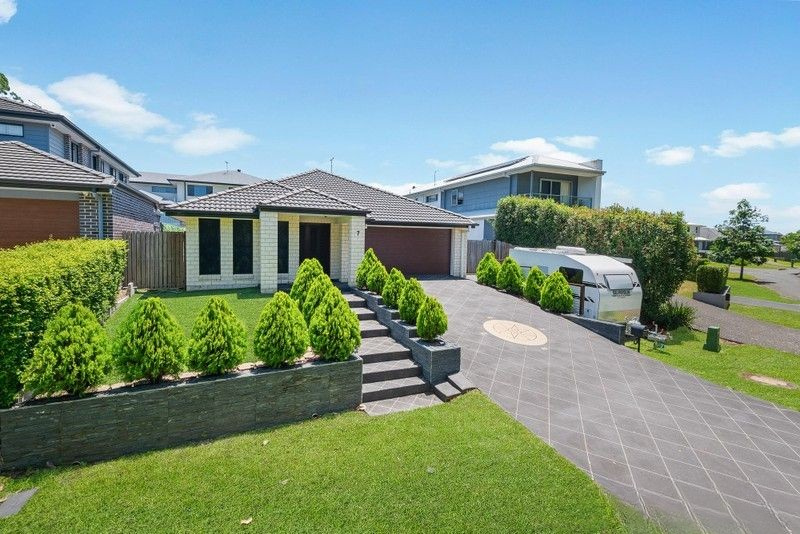 7 Terraldon Pl, Bridgeman Downs, QLD 4035