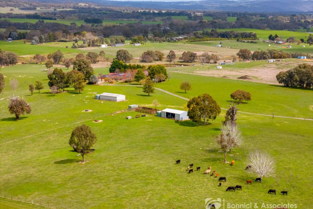 228 Edmondson Lane, Wooragee, VIC 3747