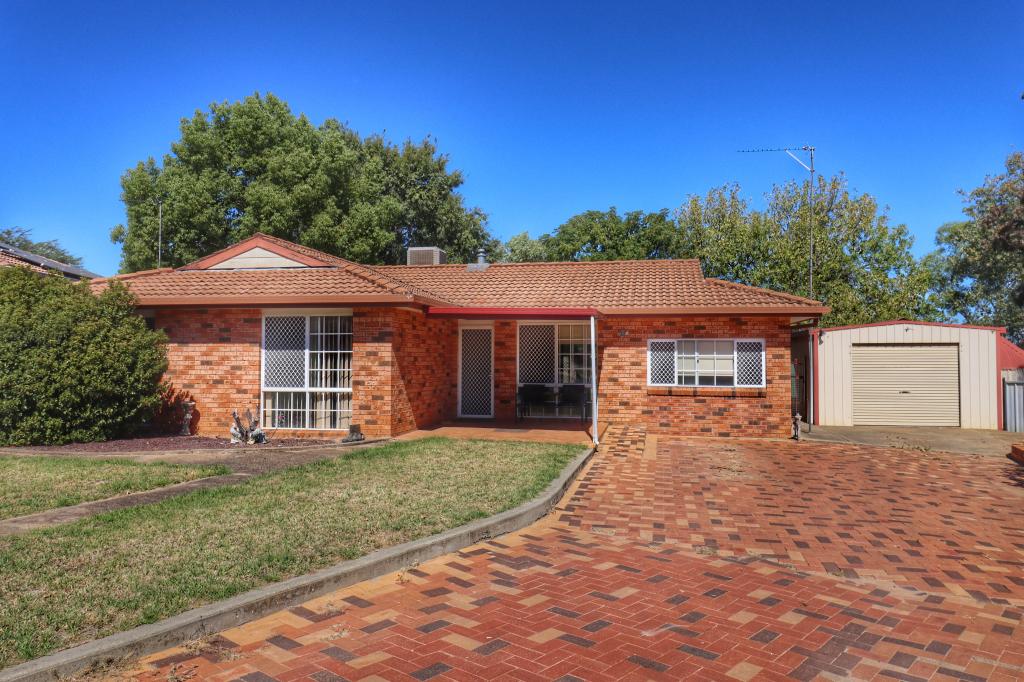 11 Echuca Pl, Cowra, NSW 2794