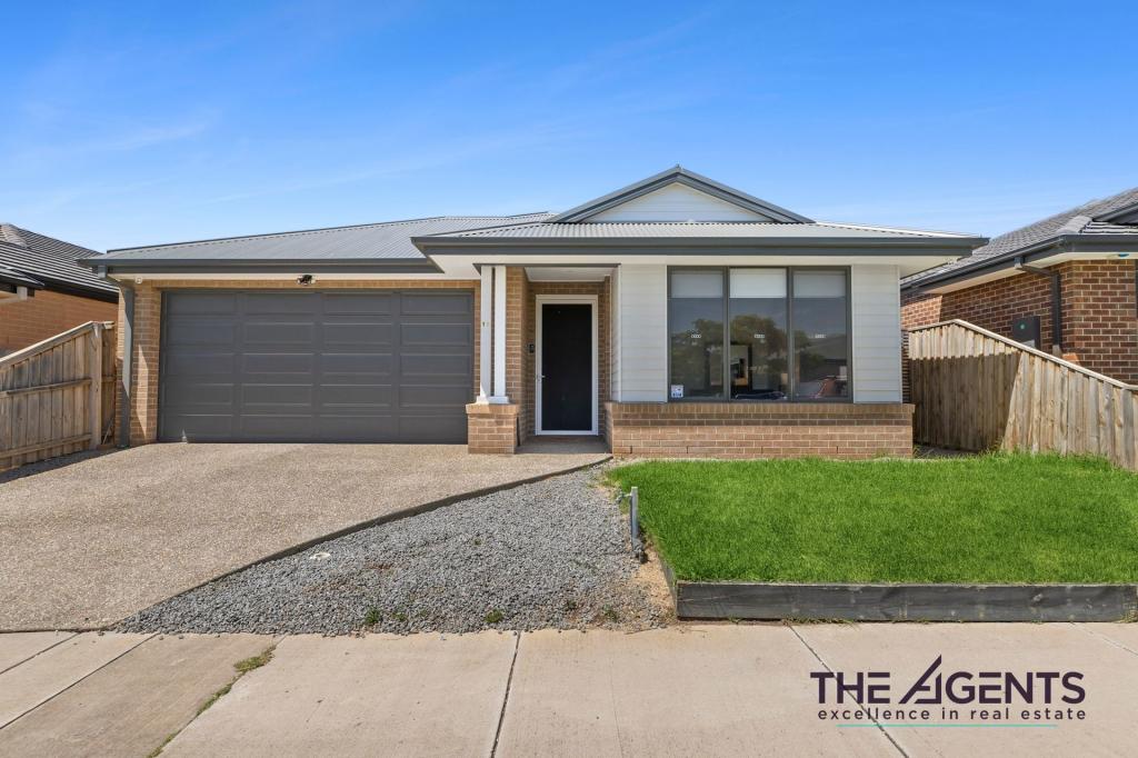 13 COSGROVE DR, MADDINGLEY, VIC 3340