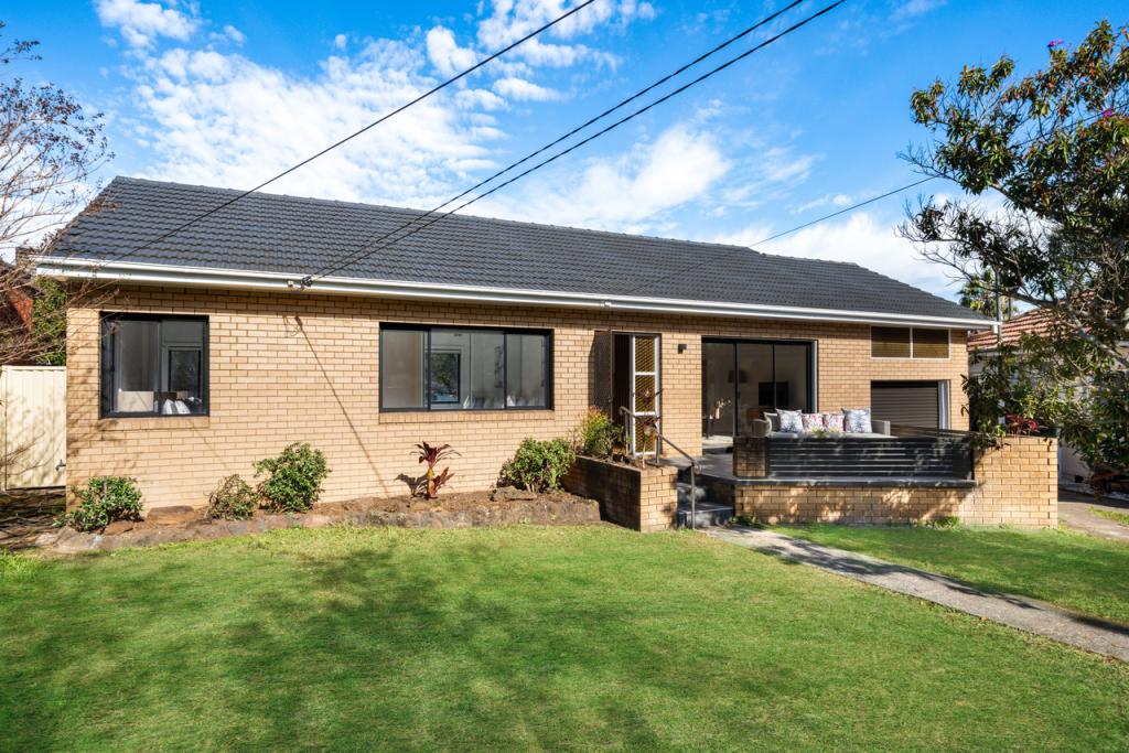 11 Illawong Cres, Greenacre, NSW 2190