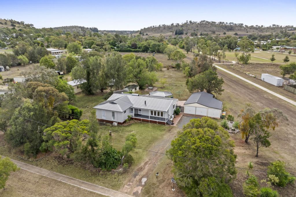 9 Gowrie Lilyvale Rd, Gowrie Junction, QLD 4352