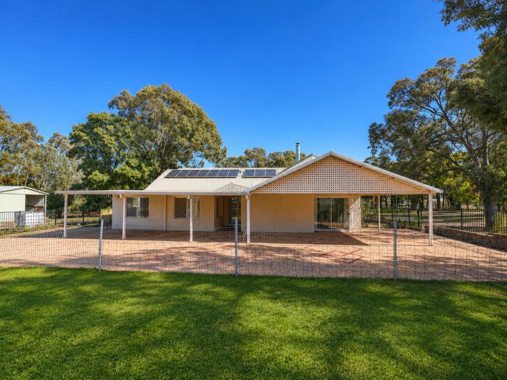 373 KELVIN RD, ORANGE GROVE, WA 6109