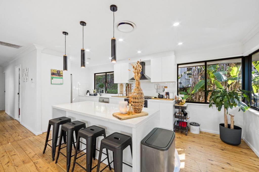 6 Gregory St, Wyoming, NSW 2250