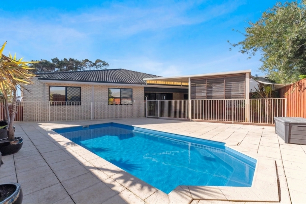 20 Properjohn Dr, Rockingham, WA 6168