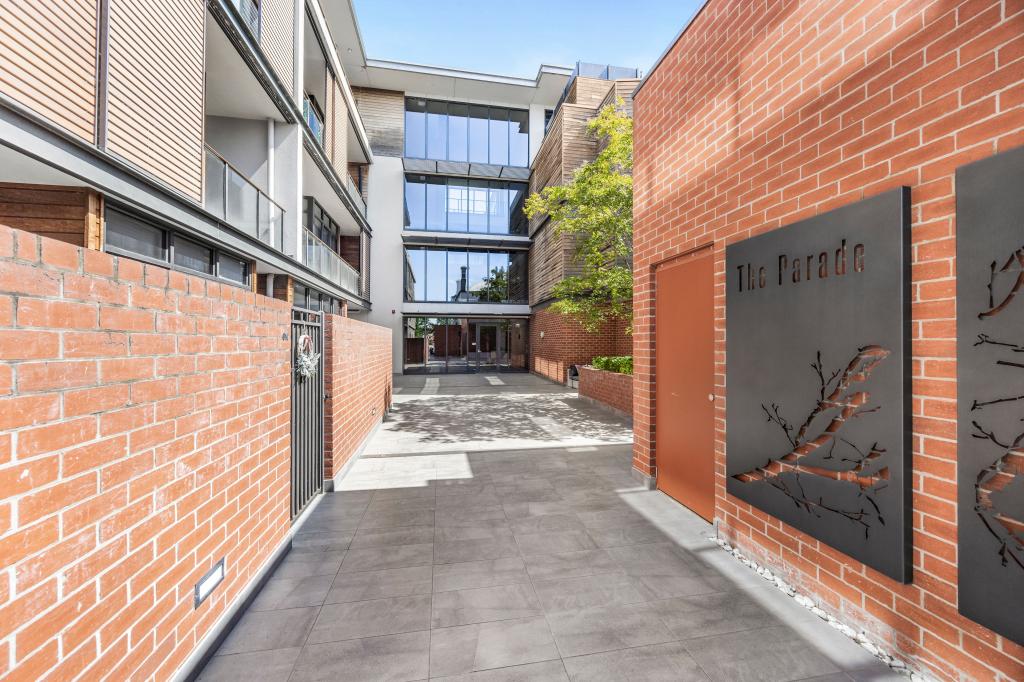 203/18 Wendouree Pde, Lake Wendouree, VIC 3350