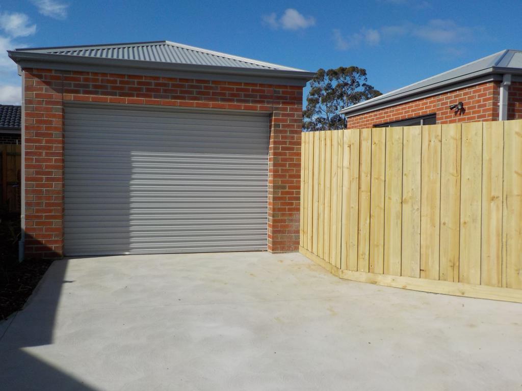 1/2 Central Park Ct, Ballan, VIC 3342