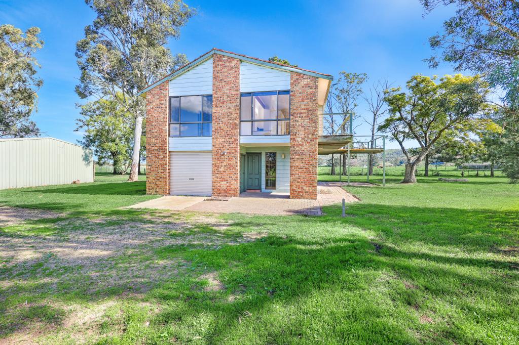 27 RACECOURSE RD, MUSWELLBROOK, NSW 2333