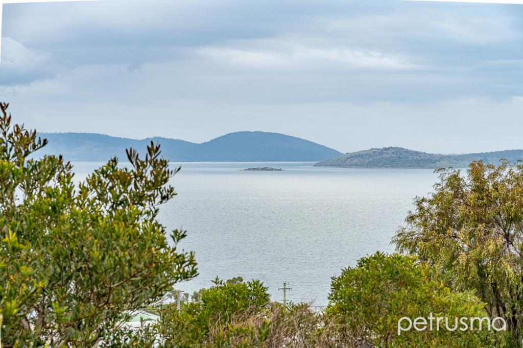 1 Oak St, Primrose Sands, TAS 7173