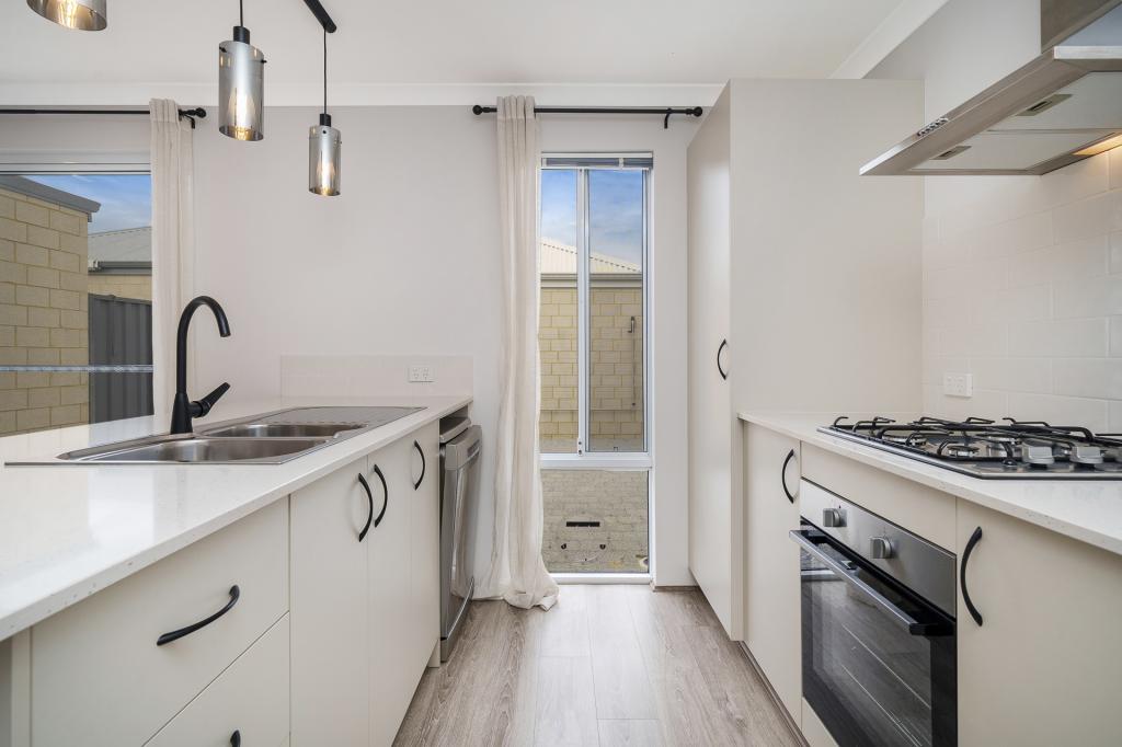 10 Stopes Lane, Forrestdale, WA 6112