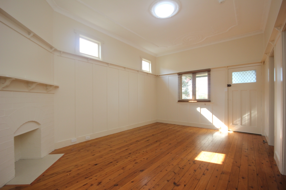 49 Chapel St, Roselands, NSW 2196