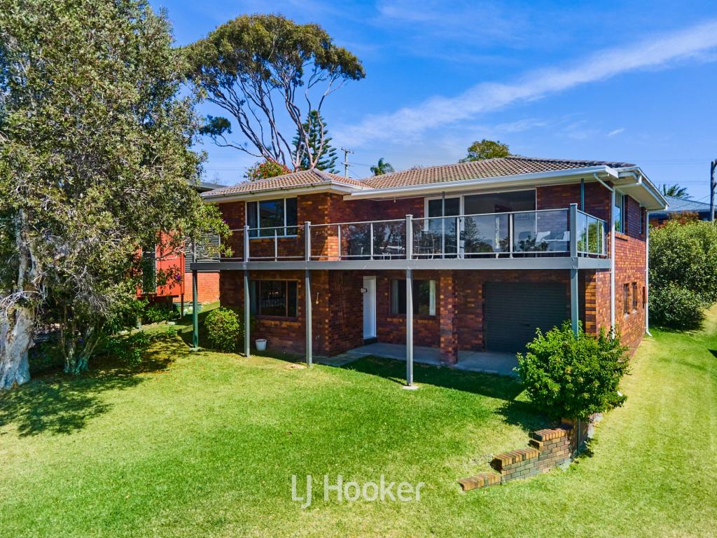 17 Surfview Ave, Black Head, NSW 2430