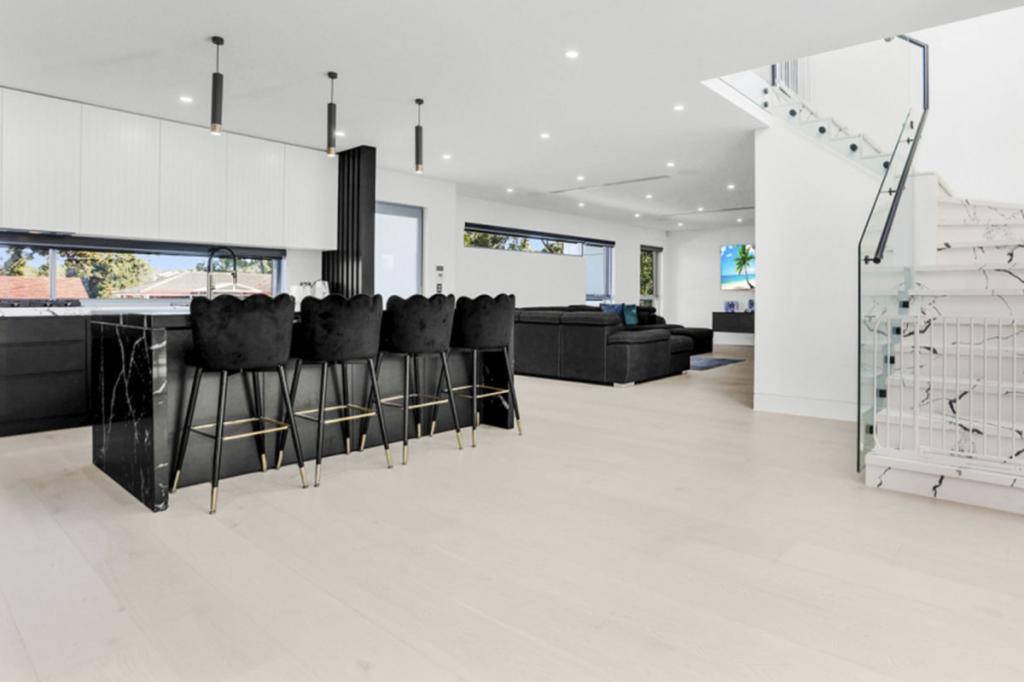 17 Croft Ave, Merrylands, NSW 2160