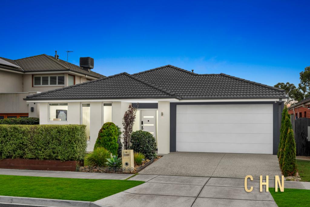32 BOWRAL AVE, POINT COOK, VIC 3030