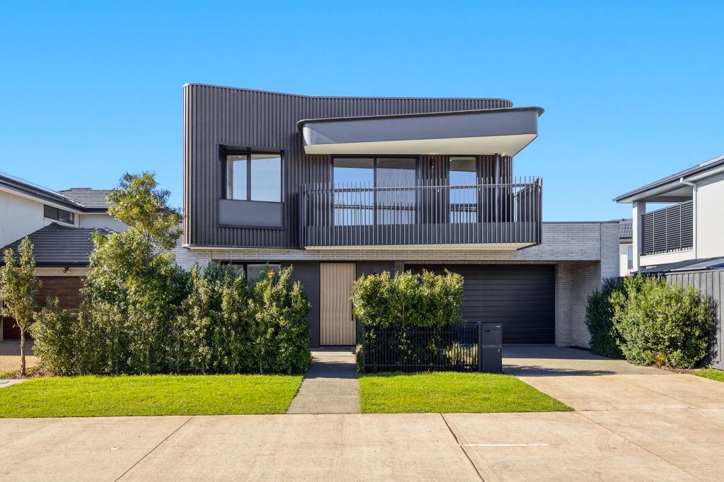84 Smiths Lane, Clyde North, VIC 3978