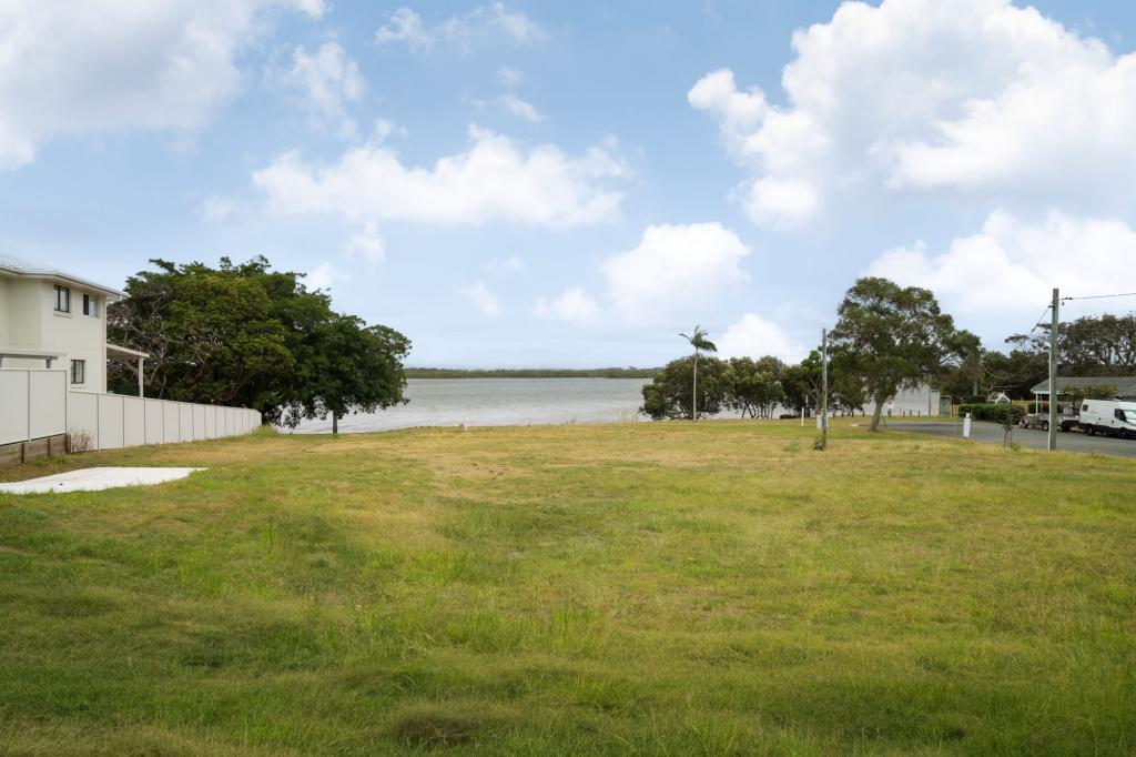 LOT 2/12-18 HAYSMOUTH PDE, CLONTARF, QLD 4019