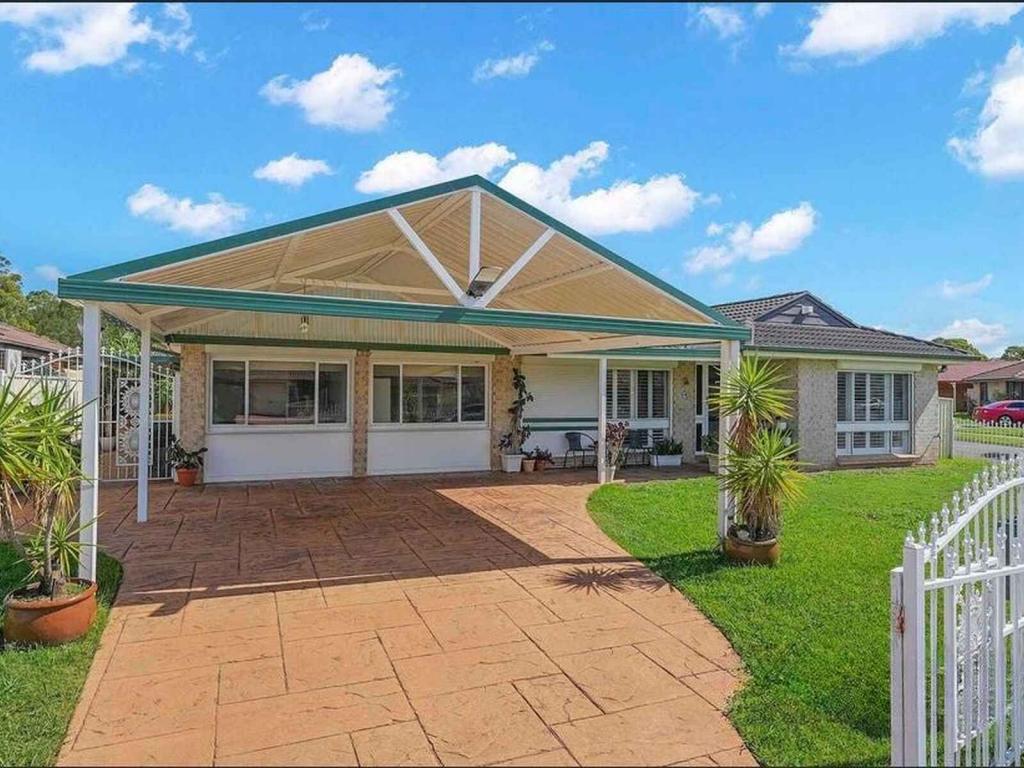 43 Nicolaidis Cres, Rooty Hill, NSW 2766