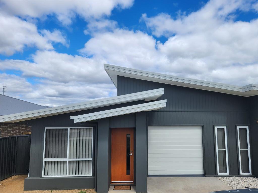 6b Brooklands Cct, Goulburn, NSW 2580