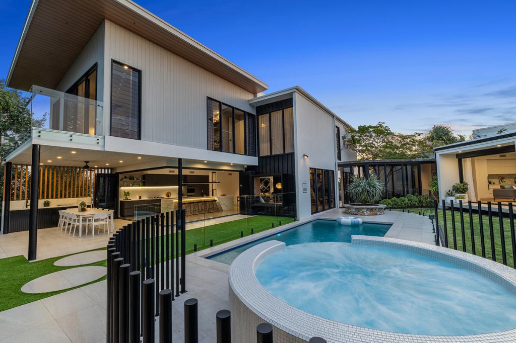 8 Warrina Ct, Mooloolaba, QLD 4557