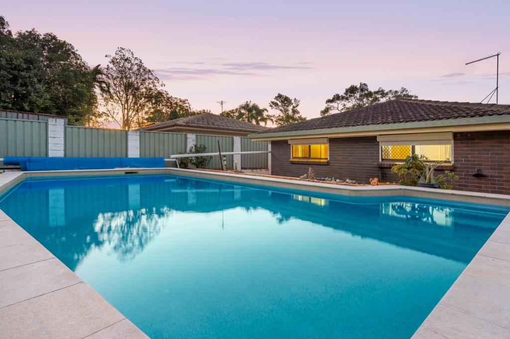499 Broadwater Rd, Mansfield, QLD 4122