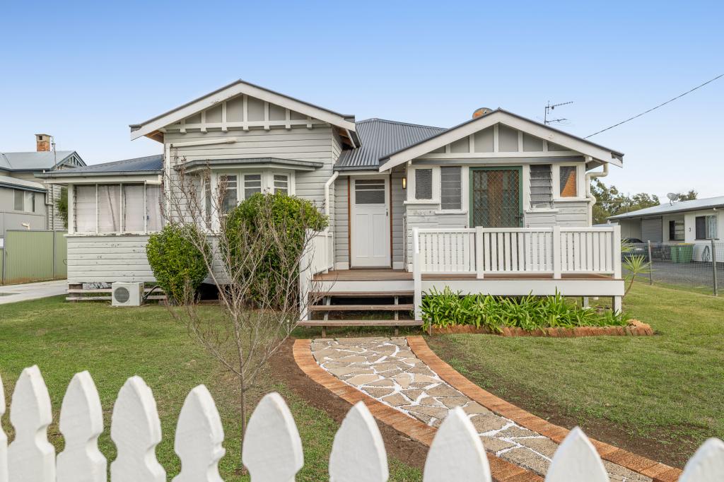 105 Bridge St, Oakey, QLD 4401