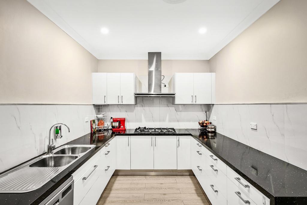 9 Dobson Cres, Baulkham Hills, NSW 2153