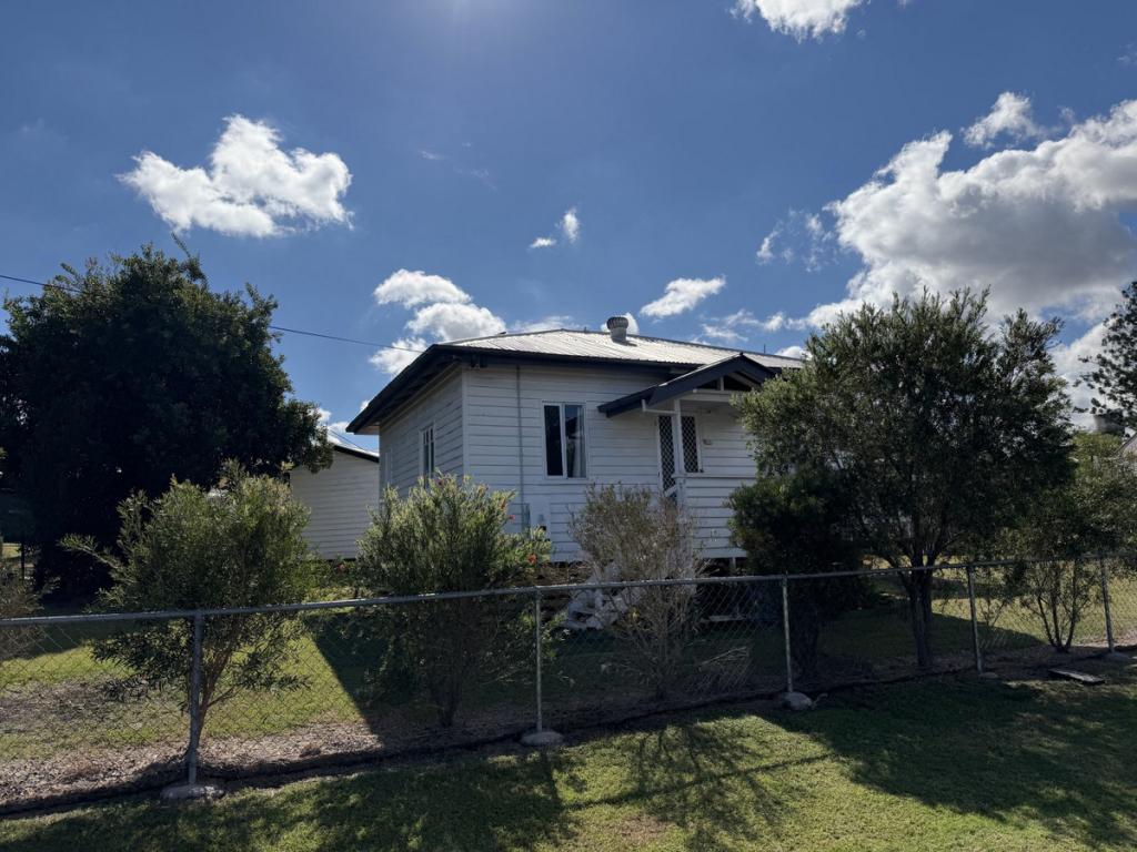 5 DALTON ST, MONTO, QLD 4630