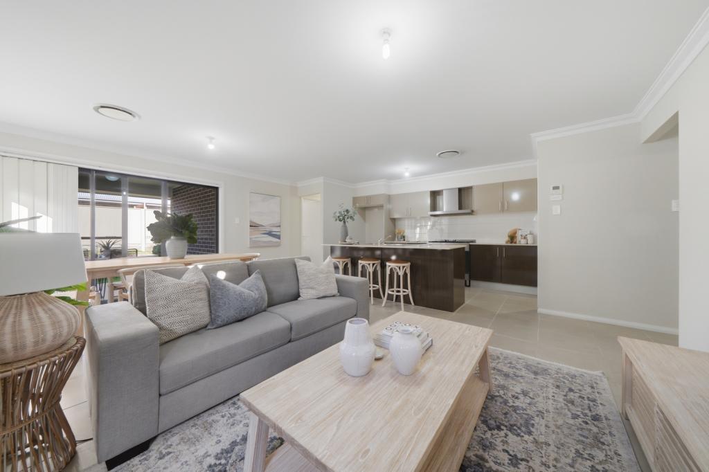32 Pekin St, Spring Farm, NSW 2570