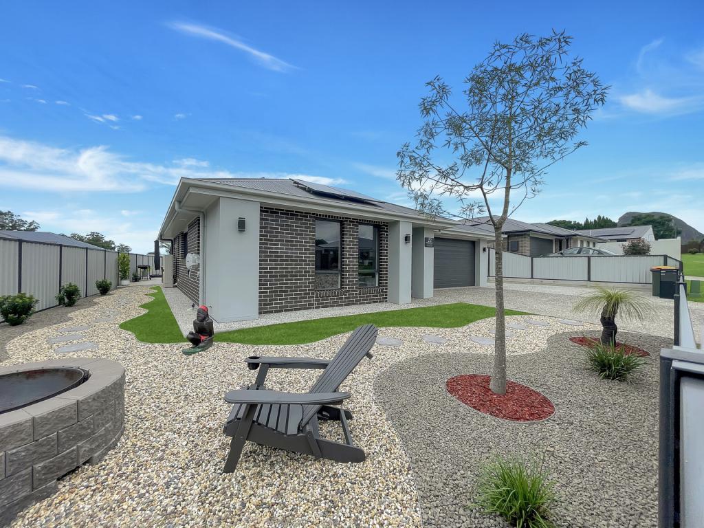 23 Ngungun Cres, Glass House Mountains, QLD 4518